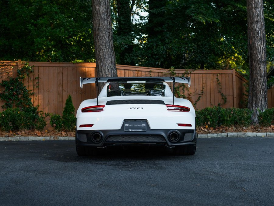 Used 2018 Porsche 911 GT2 RS RWD image 6
