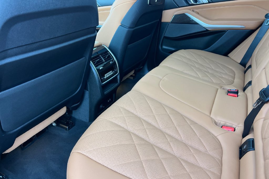 Used 2024 BMW X5 M60i w/ Climate Comfort Package AWD/4WD image 13