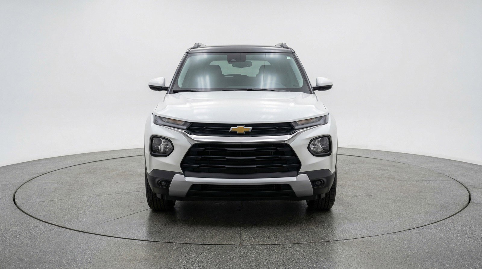 Used 2025 Chevrolet TrailBlazer LT image 2