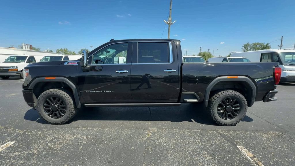 Used 2023 GMC Sierra 3500 Denali w/ Denali Black Diamond Edition AWD/4WD image 5
