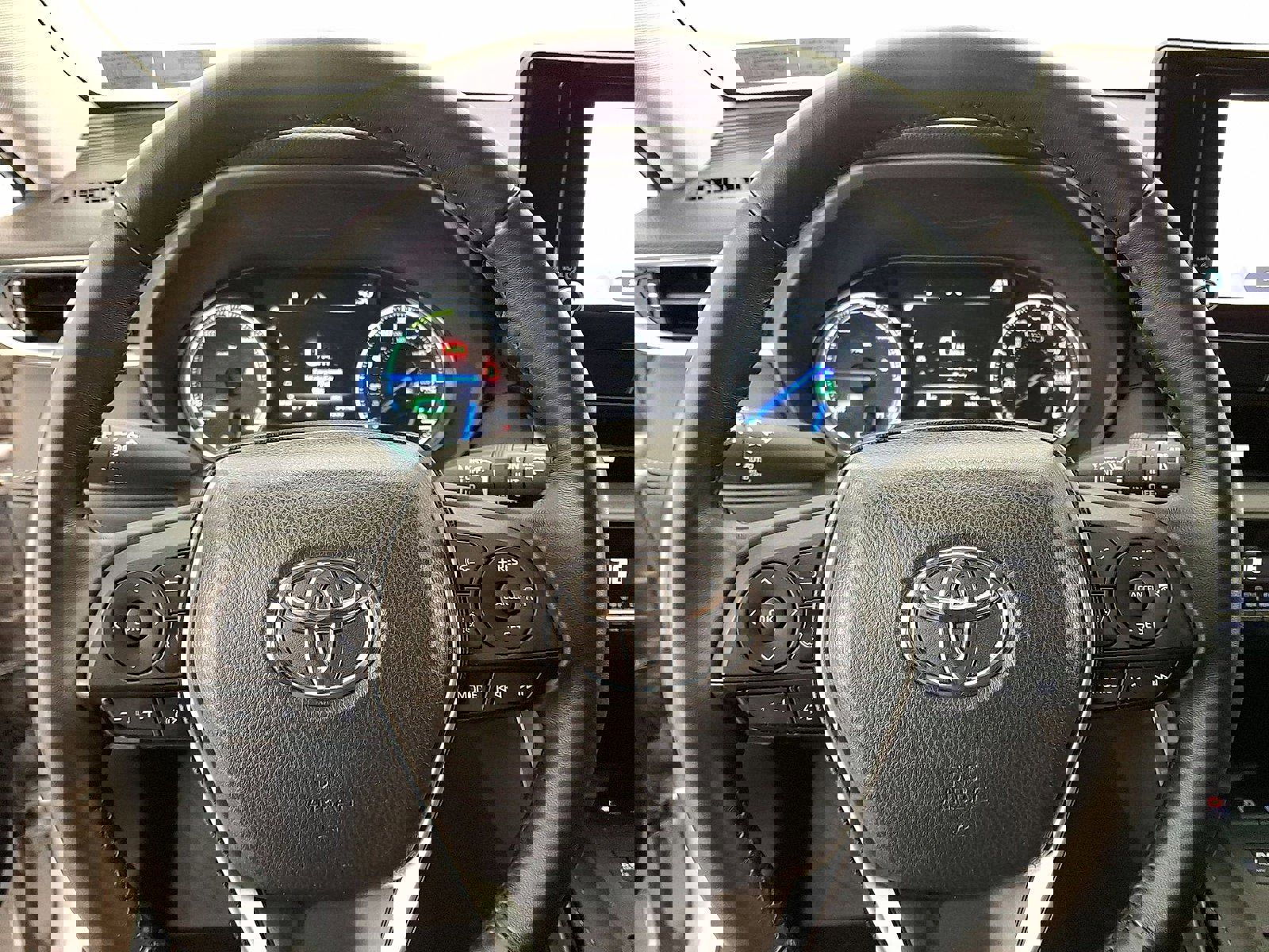 Certified 2023 Toyota Venza LE image 16