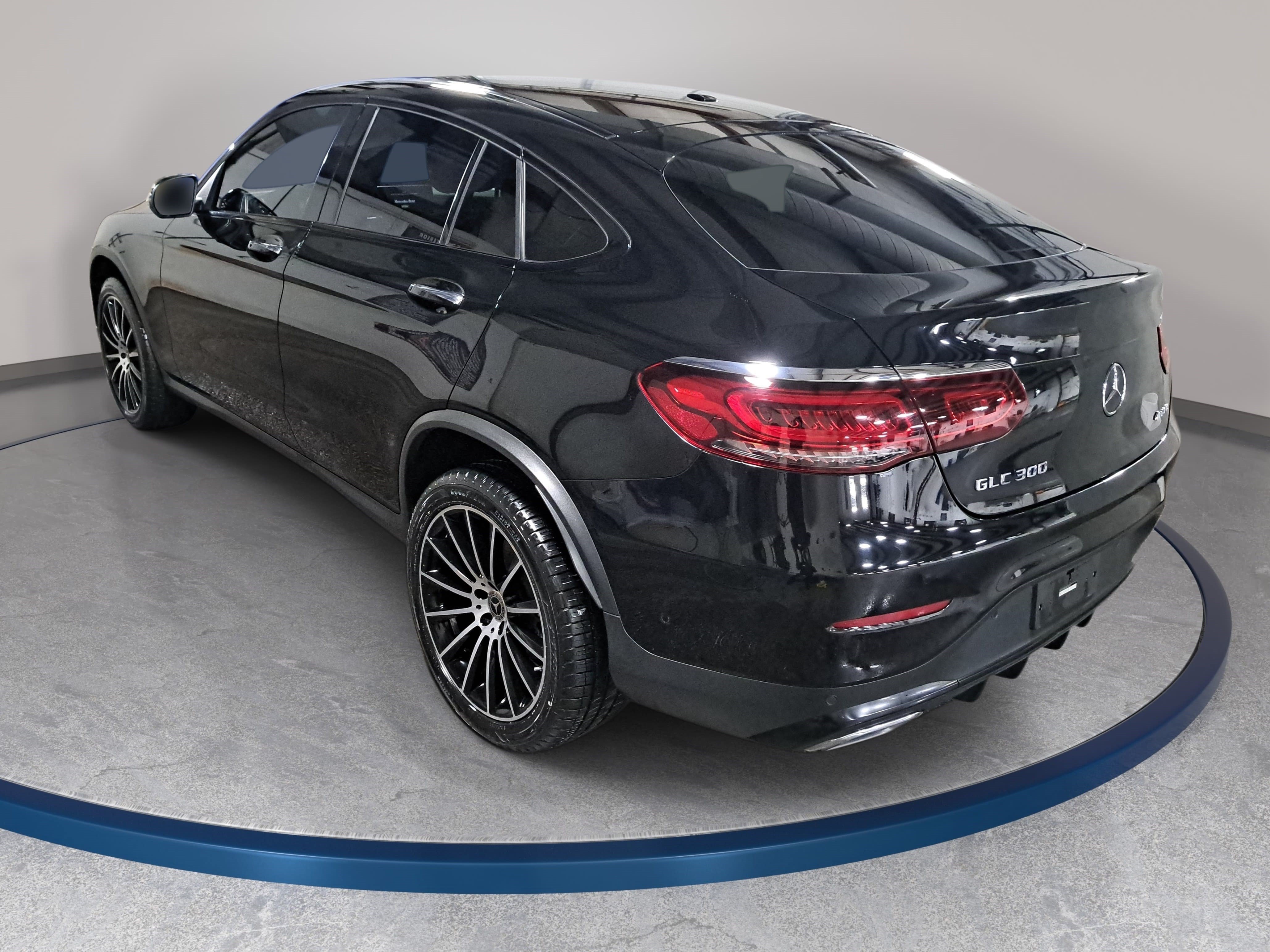 Used 2023 Mercedes-Benz GLC 300 4MATIC Coupe image 7