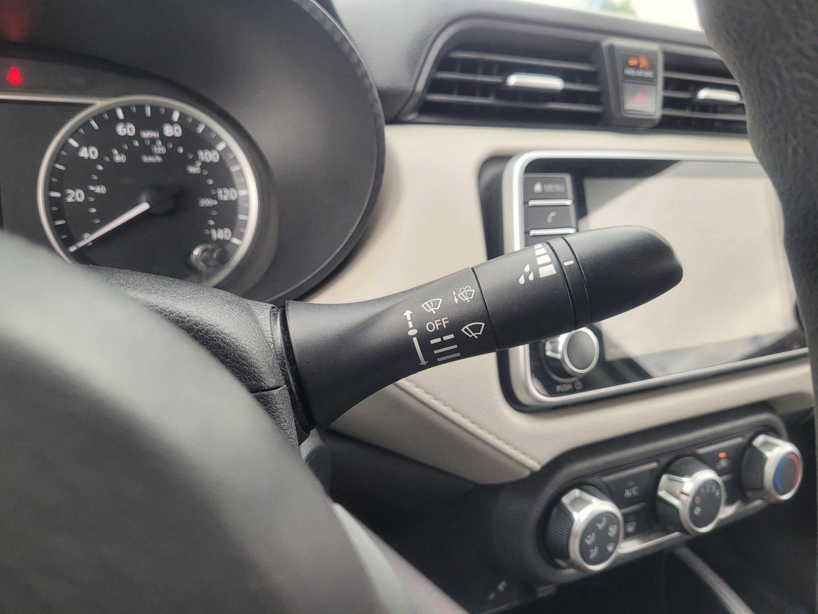 Used 2021 Nissan Versa SV image 17