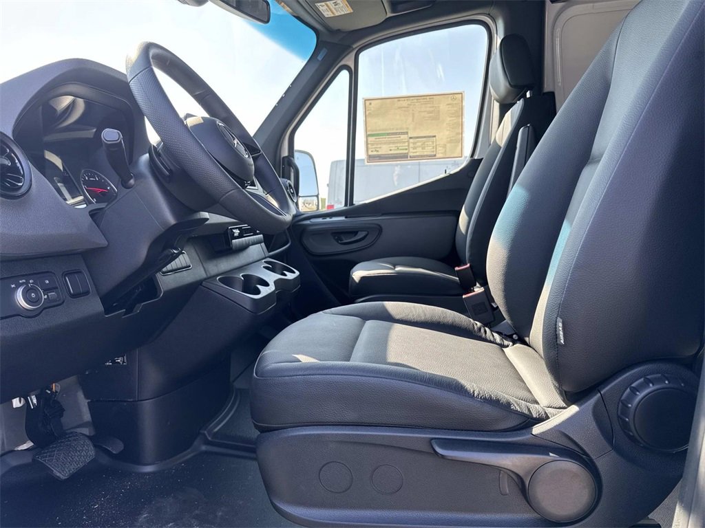 New 2025 Mercedes-Benz Sprinter 2500 image 17
