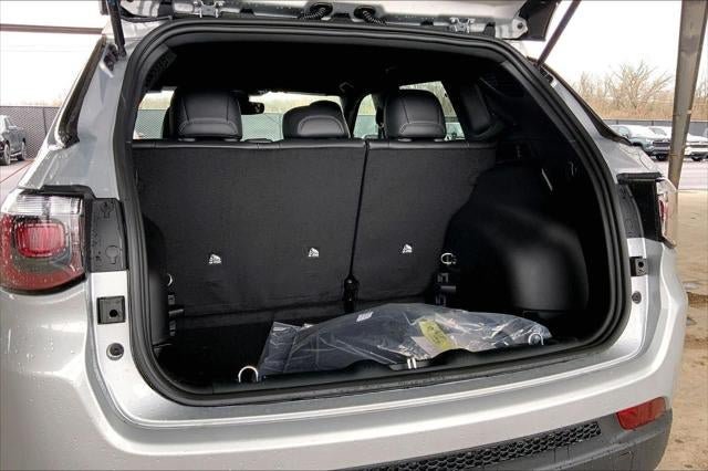 New 2026 Jeep Compass Latitude AWD/4WD image 33