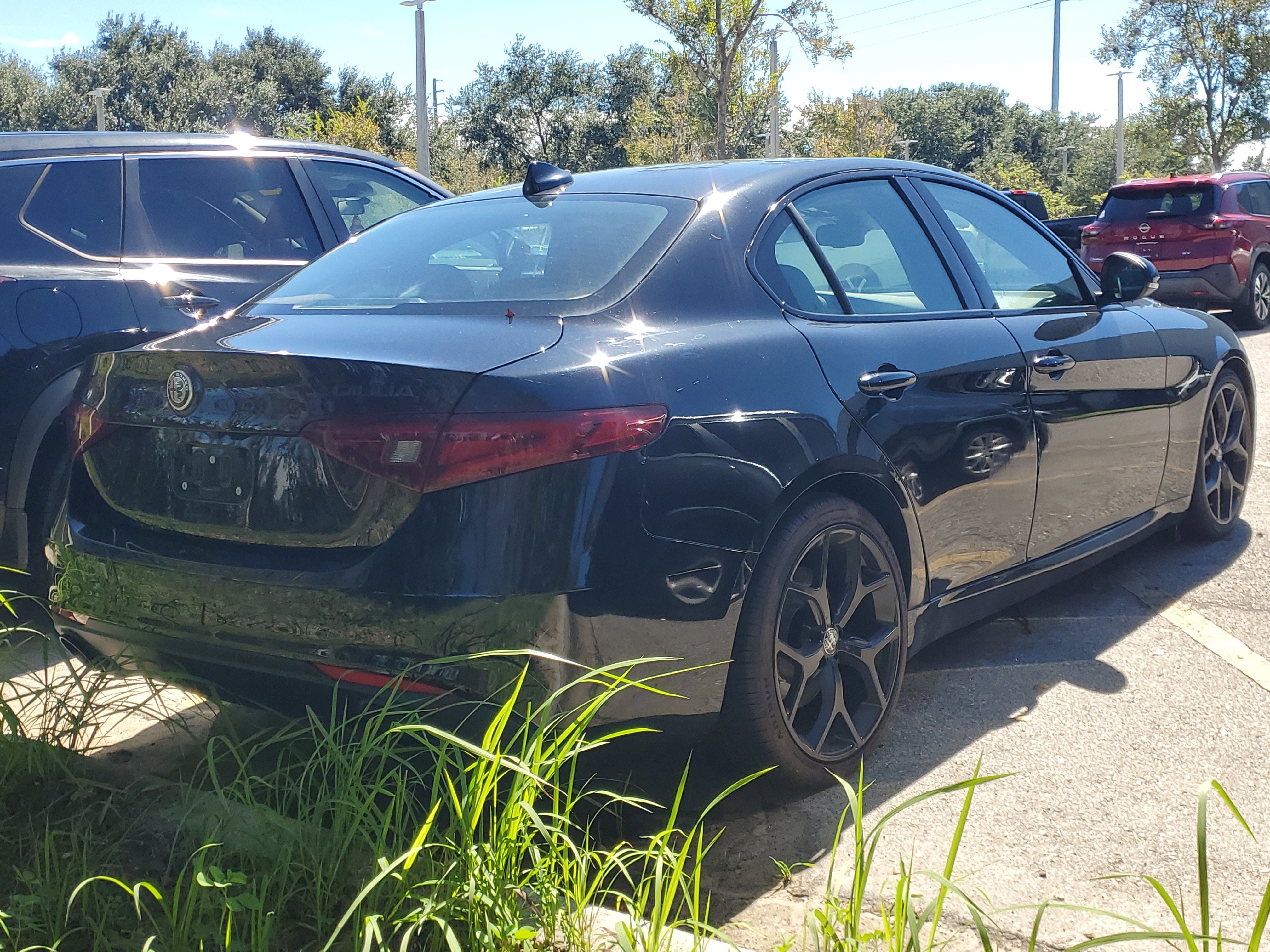 Used 2019 Alfa Romeo Giulia w/ Nero Edizione image 3