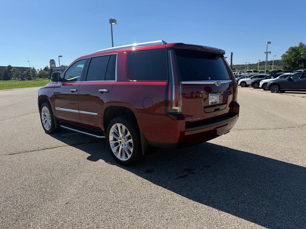 Used 2019 Cadillac Escalade Luxury AWD/4WD image 3