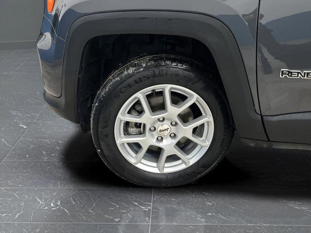 Used 2022 Jeep Renegade Latitude image 32