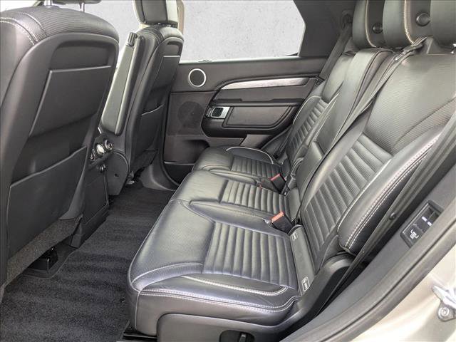 Used 2017 Land Rover Discovery First Edition image 18