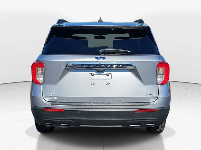 Used 2022 Ford Explorer XLT image 4
