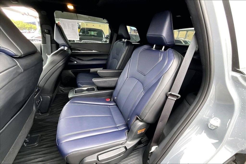 Certified 2026 INFINITI QX60 Sport w/ Dark Cargo Package image 39