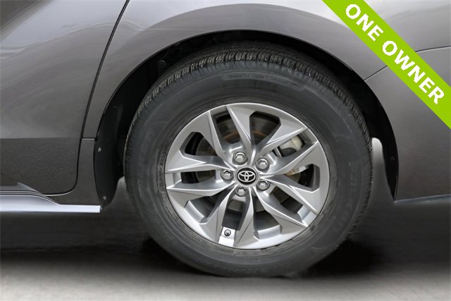 Used 2024 Toyota Sienna XLE image 9