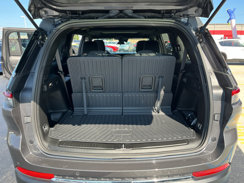 Used 2025 Jeep Grand Cherokee L Laredo RWD image 38