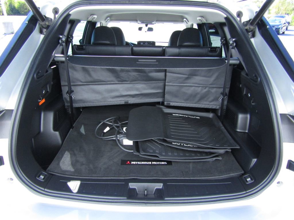 Used 2023 Mitsubishi Outlander SE image 5