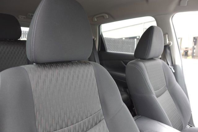 Used 2017 Nissan Rogue S image 15