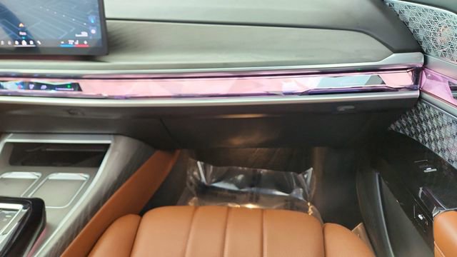 Used 2023 BMW i7 xDrive60 image 37