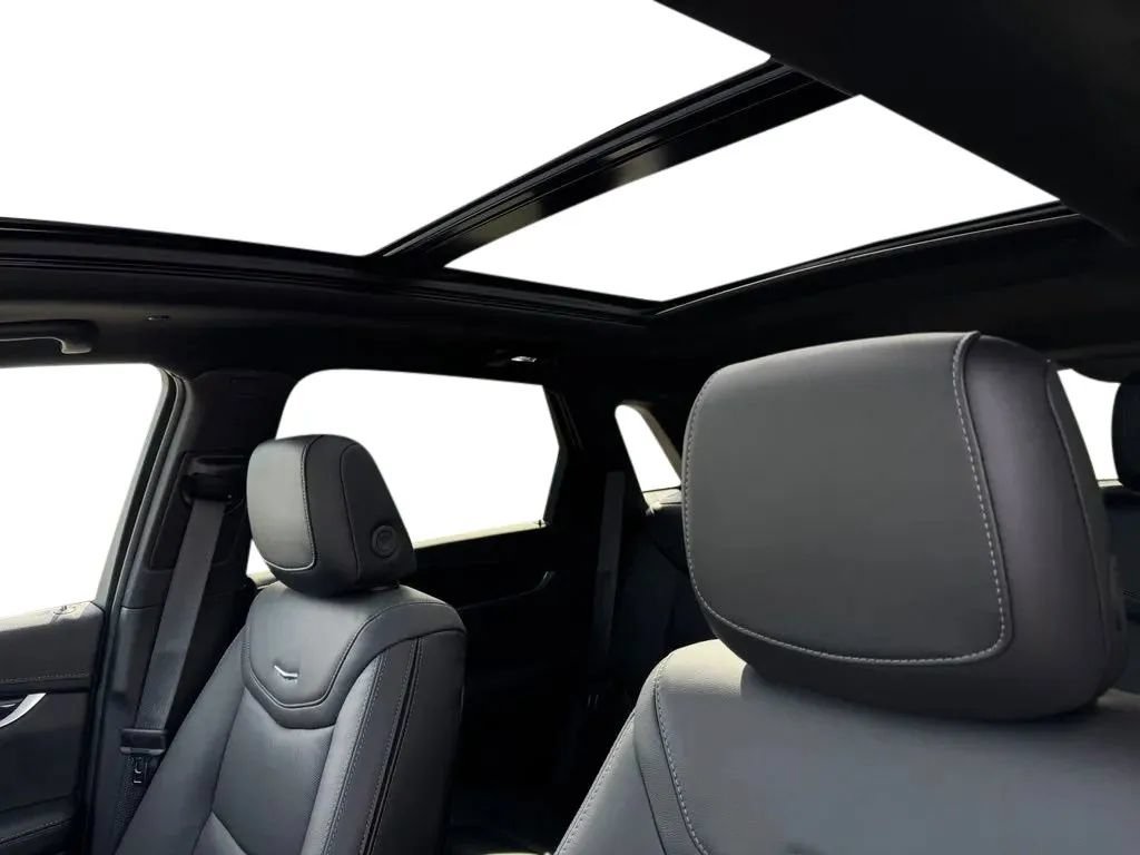 New 2026 Cadillac XT5 Premium Luxury w/ LPO, Floor Liner Package AWD/4WD image 11