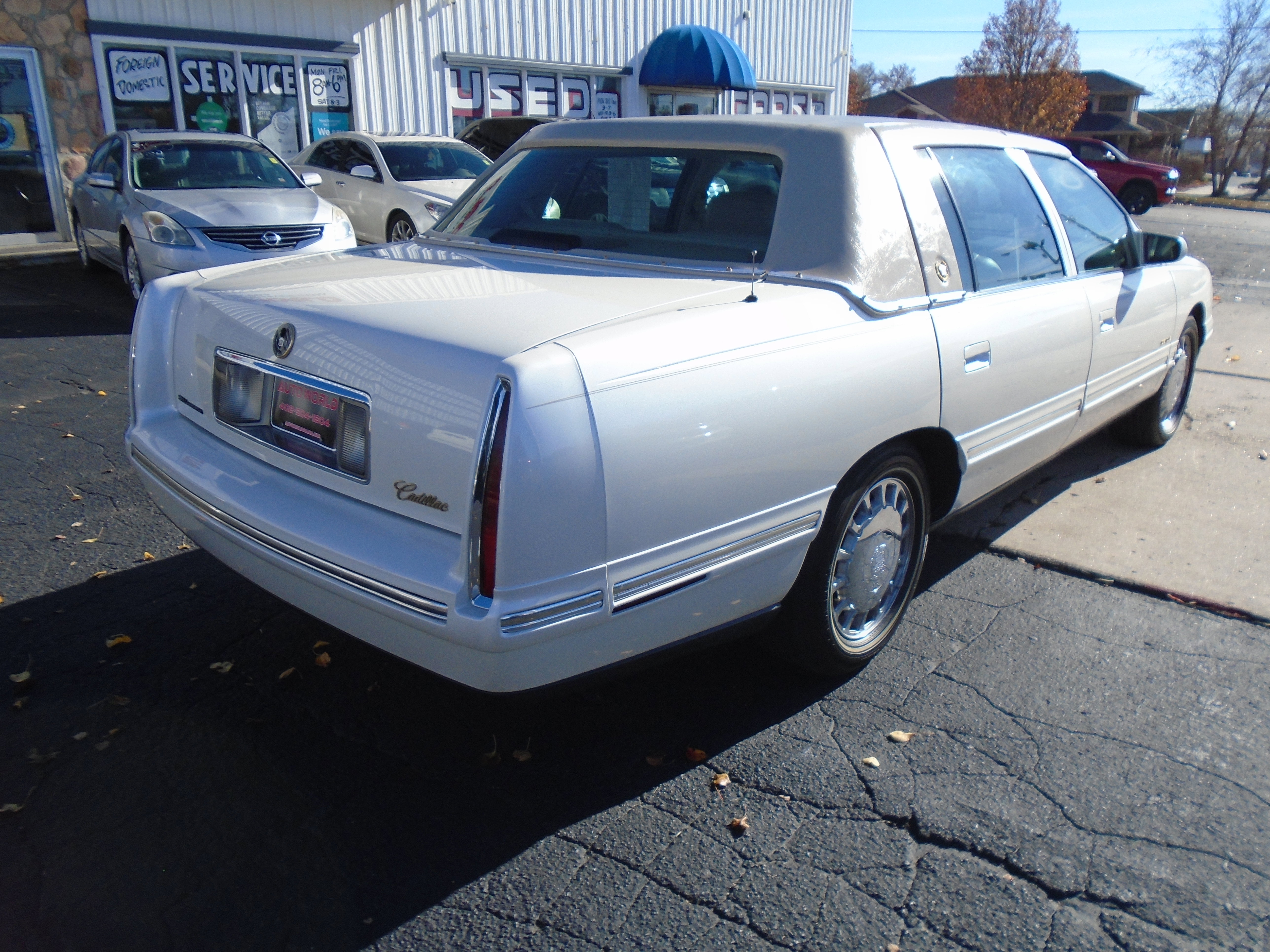 Used 1998 Cadillac De Ville FWD image 2