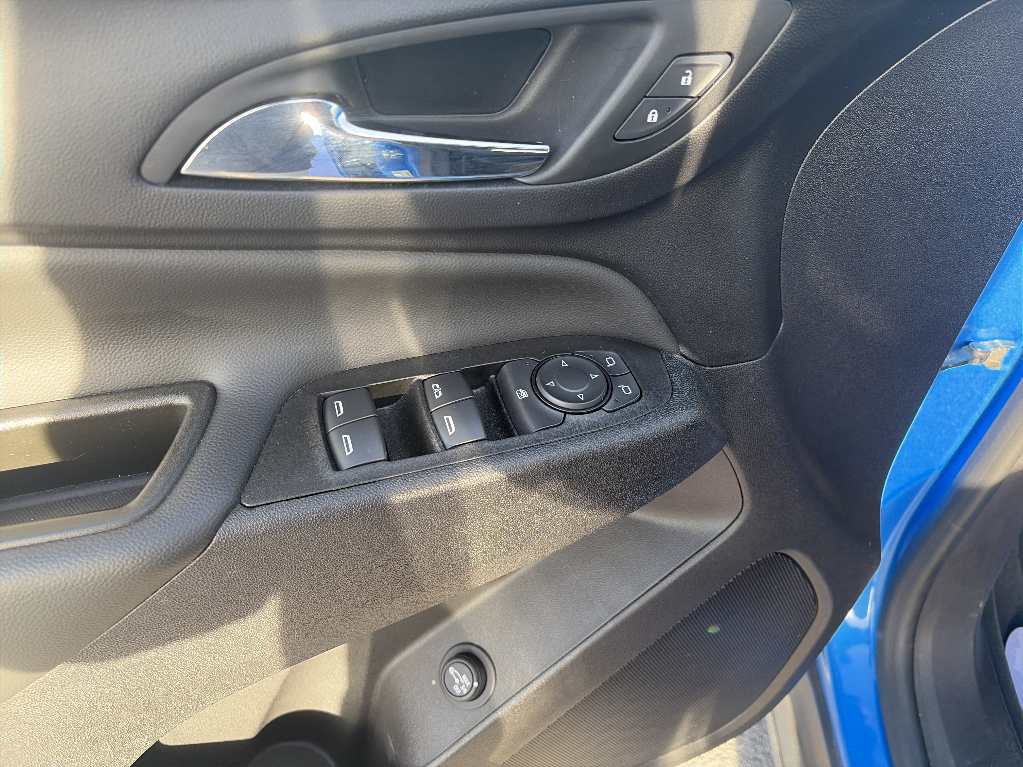 Used 2024 Chevrolet Equinox LT w/ LPO, Floor Liner Package AWD/4WD image 19