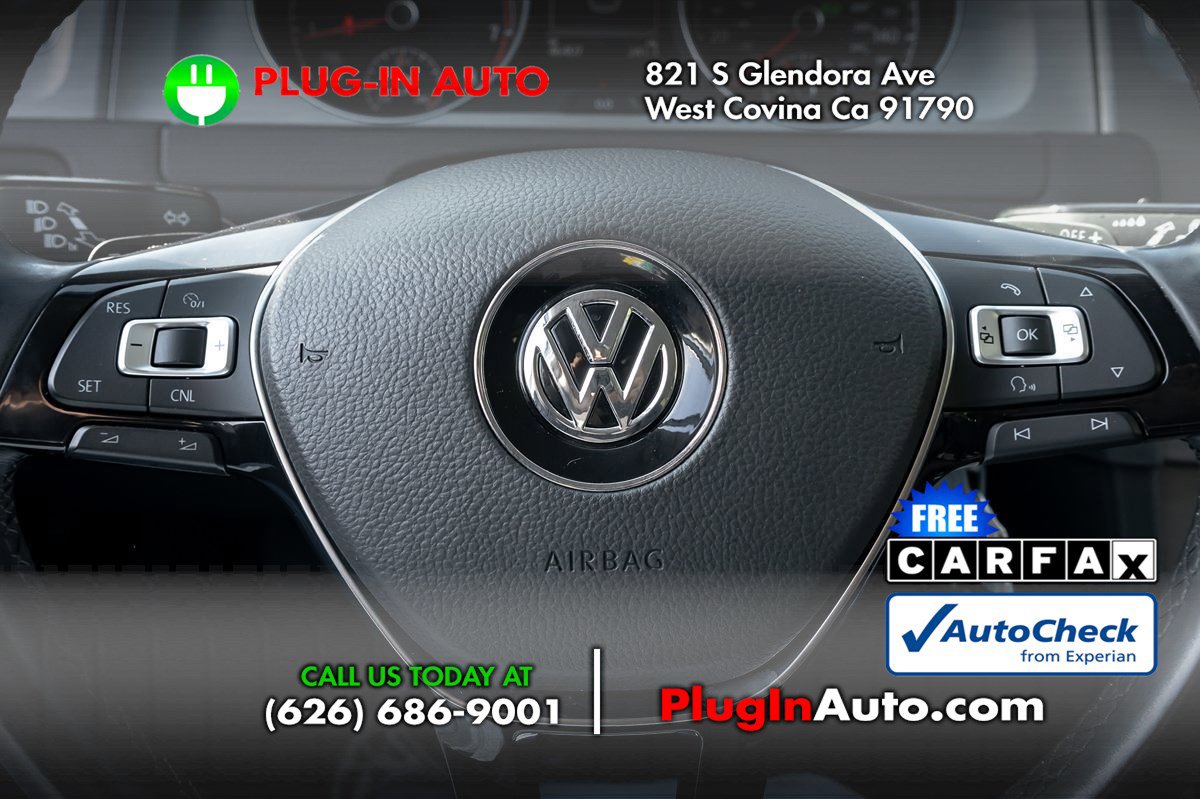 Used 2015 Volkswagen Golf S image 17