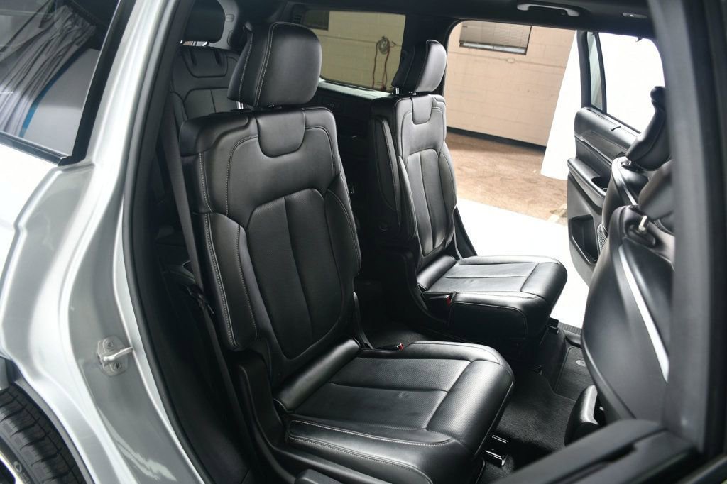 Used 2021 Jeep Grand Cherokee L Overland w/ Luxury Tech Group IV image 39