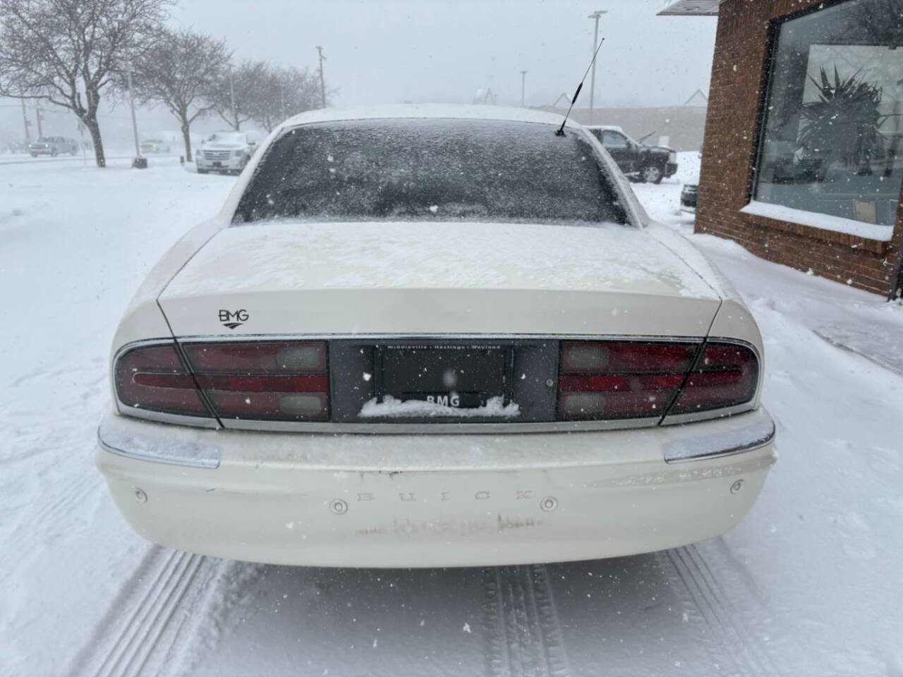 Used 2003 Buick Park Avenue Base 4dr Sedan w/ 1SE Package image 4