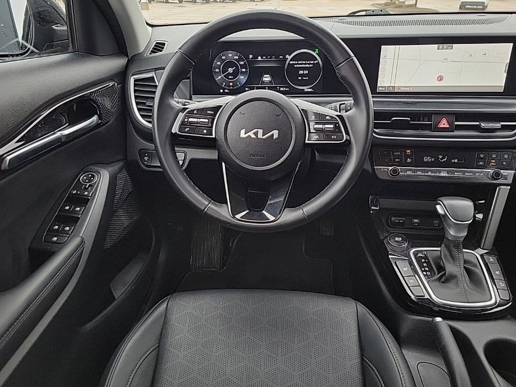 Used 2024 Kia Seltos EX image 14