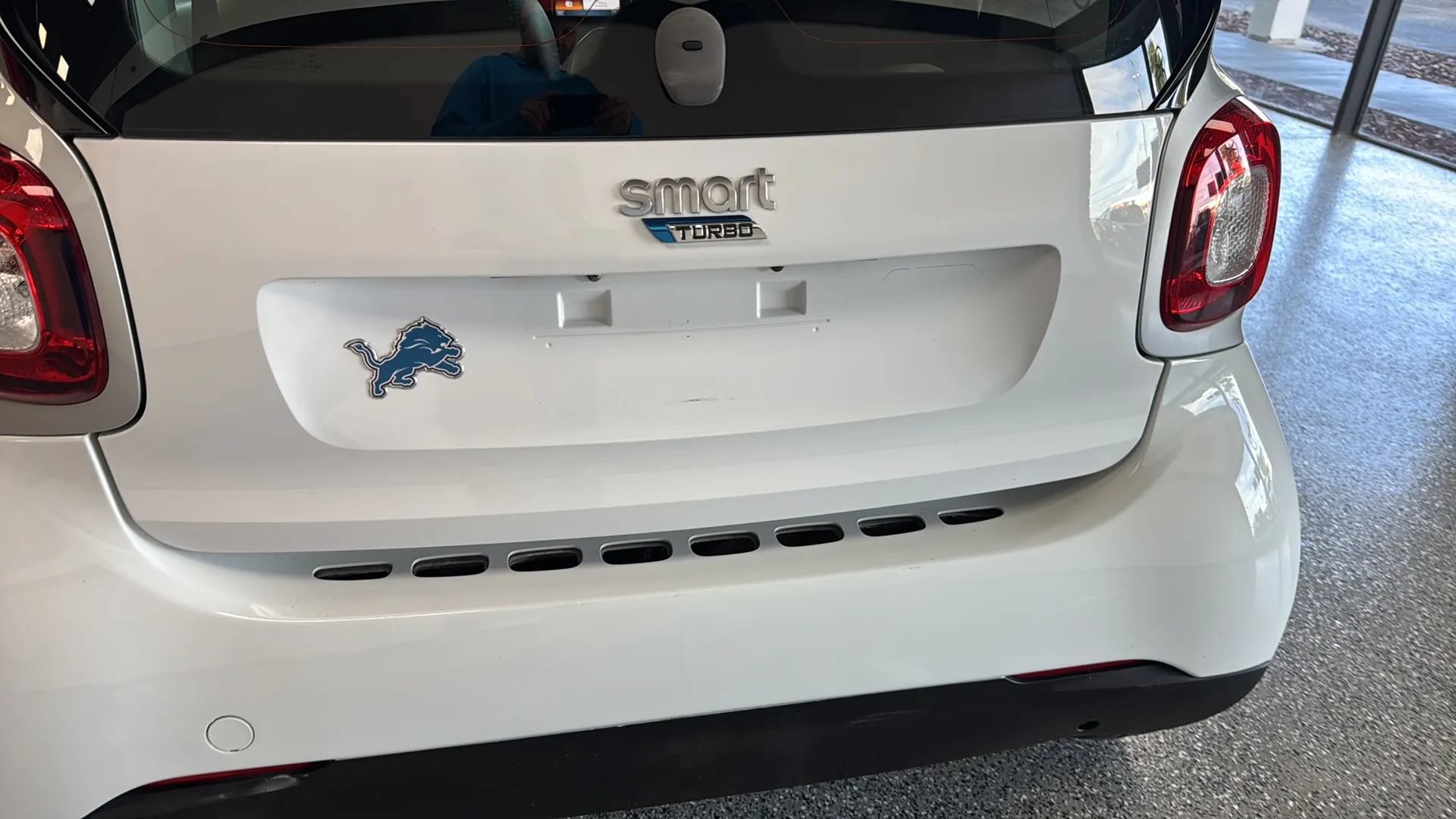 Used 2017 smart fortwo pure RWD image 33