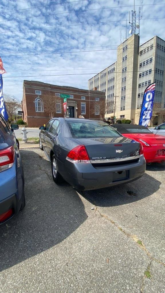 Used 2010 Chevrolet Impala LT FWD image 3