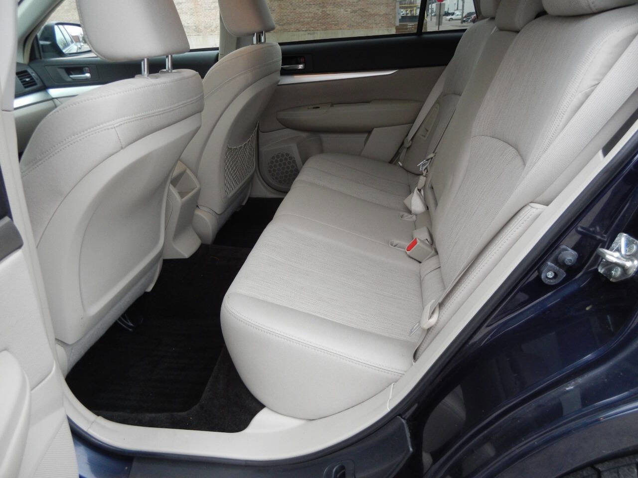 Used 2013 Subaru Outback 2.5i Premium AWD/4WD image 29