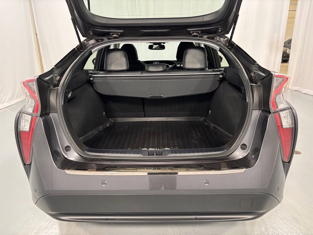 Used 2018 Toyota Prius Four w/ Advanced Technology Package image 28
