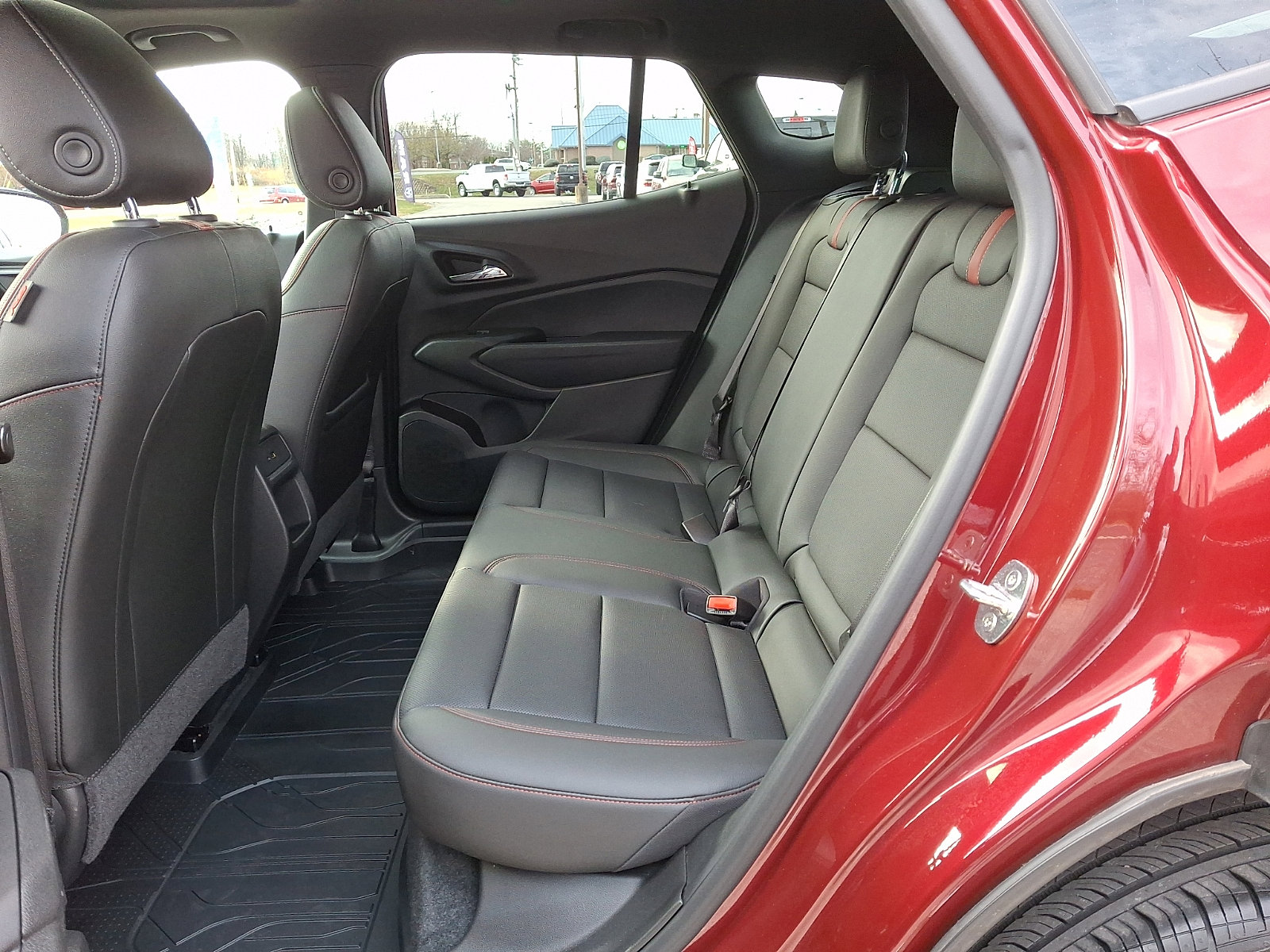 Used 2024 Chevrolet Trax RS w/ Sunroof Package image 12