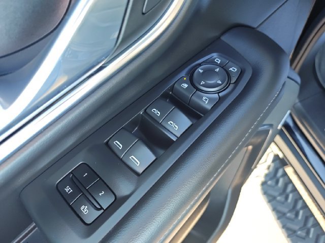 Used 2024 Chevrolet Tahoe Z71 w/ Luxury Package AWD/4WD image 11