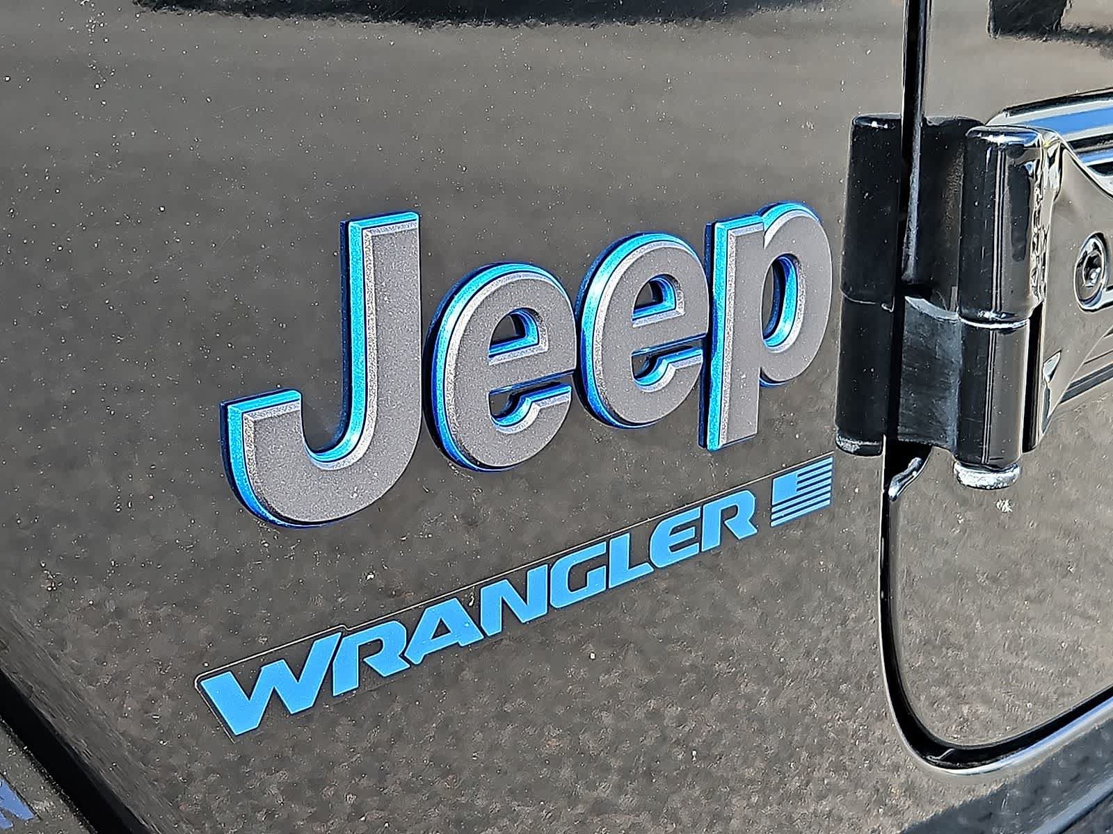 Used 2025 Jeep Wrangler Unlimited Sahara AWD/4WD image 35