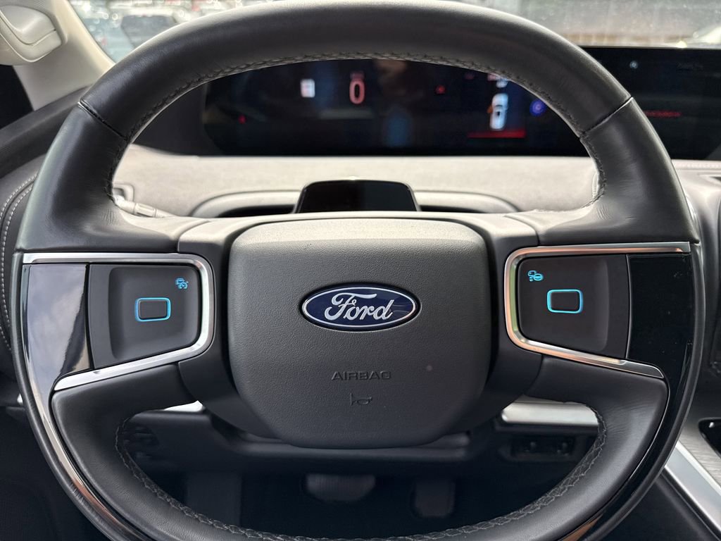 Used 2025 Ford Expedition Platinum AWD/4WD image 25