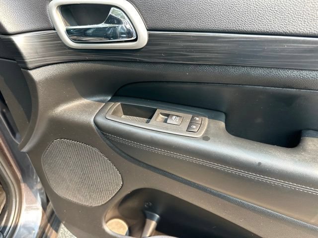 Used 2021 Jeep Grand Cherokee Laredo X AWD/4WD image 20