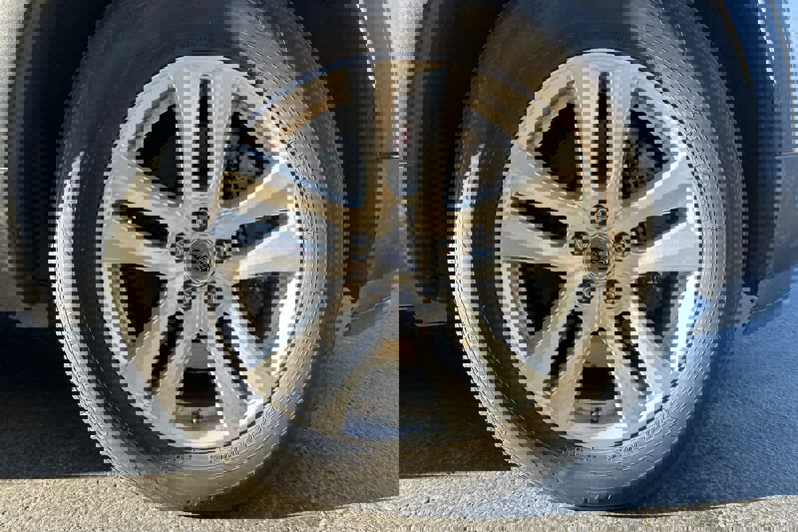 Used 2018 Ford Explorer XLT AWD/4WD image 11