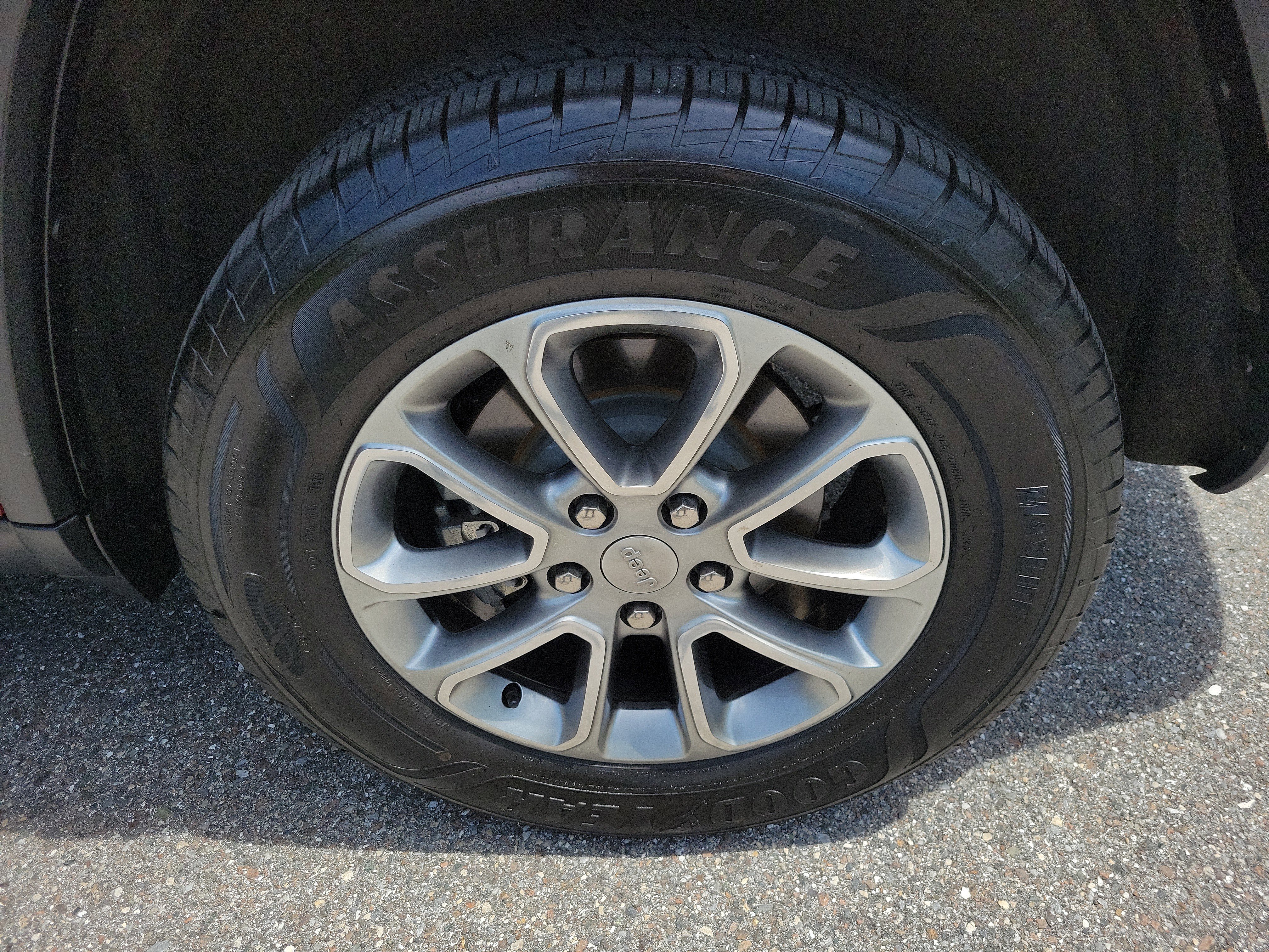 Used 2015 Jeep Grand Cherokee Limited AWD/4WD image 33