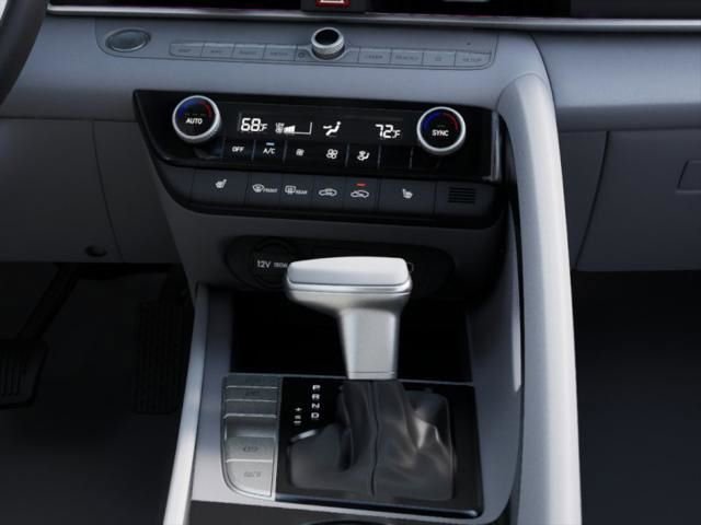 Used 2025 Hyundai Elantra SEL image 18