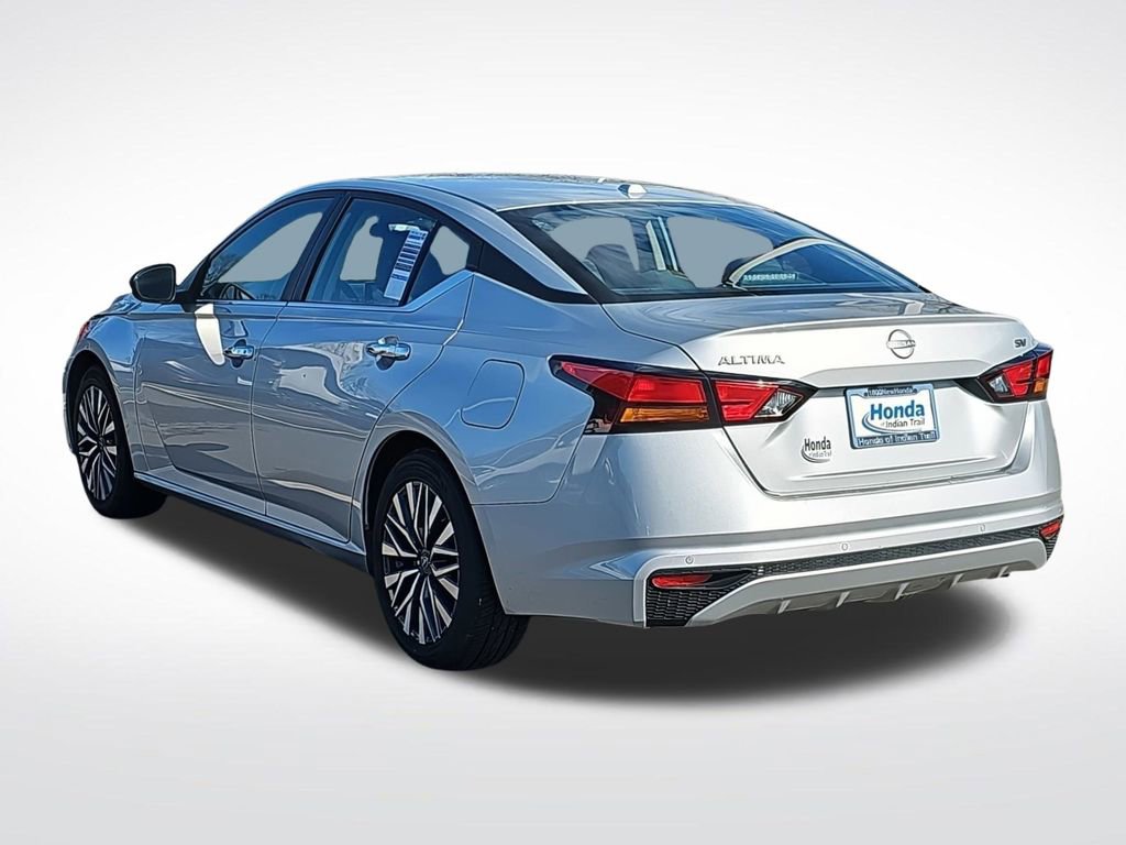 Used 2024 Nissan Altima 2.5 SV image 8