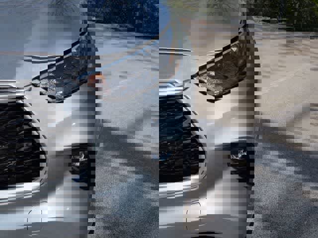 Used 2022 Toyota Highlander XLE image 11