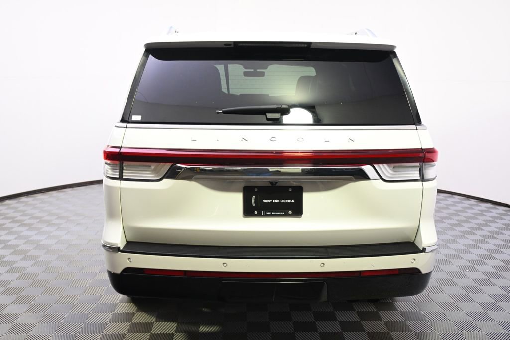 Used 2023 Lincoln Navigator Reserve image 5