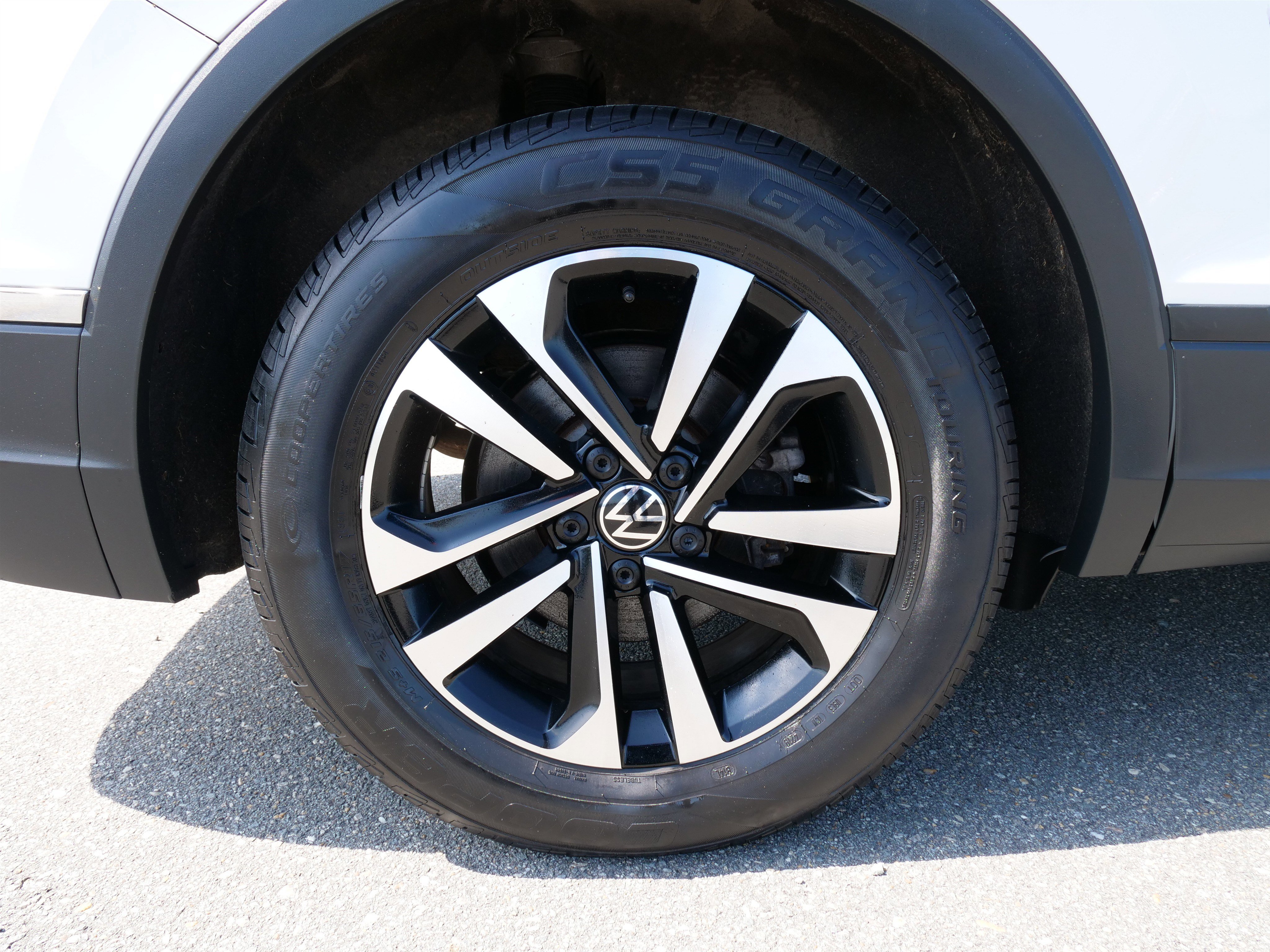 Used 2023 Volkswagen Tiguan S image 11