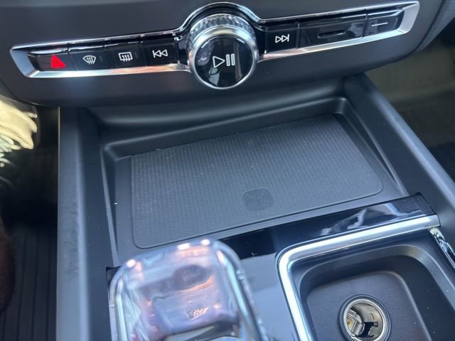 New 2026 Volvo XC60 B5 Plus w/ Protection Package Premier image 33