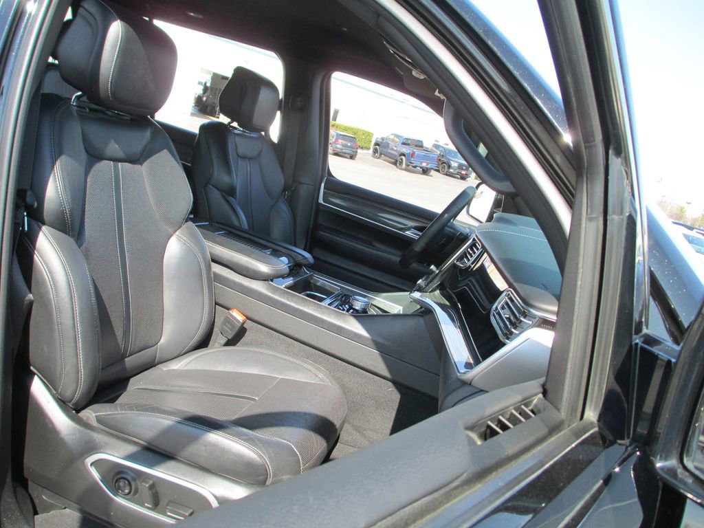 Used 2022 Jeep Wagoneer Series III image 24