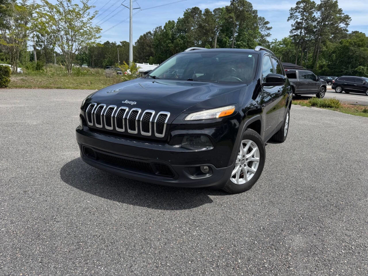 Used 2017 Jeep Cherokee Latitude w/ Comfort/Convenience Group FWD image 30