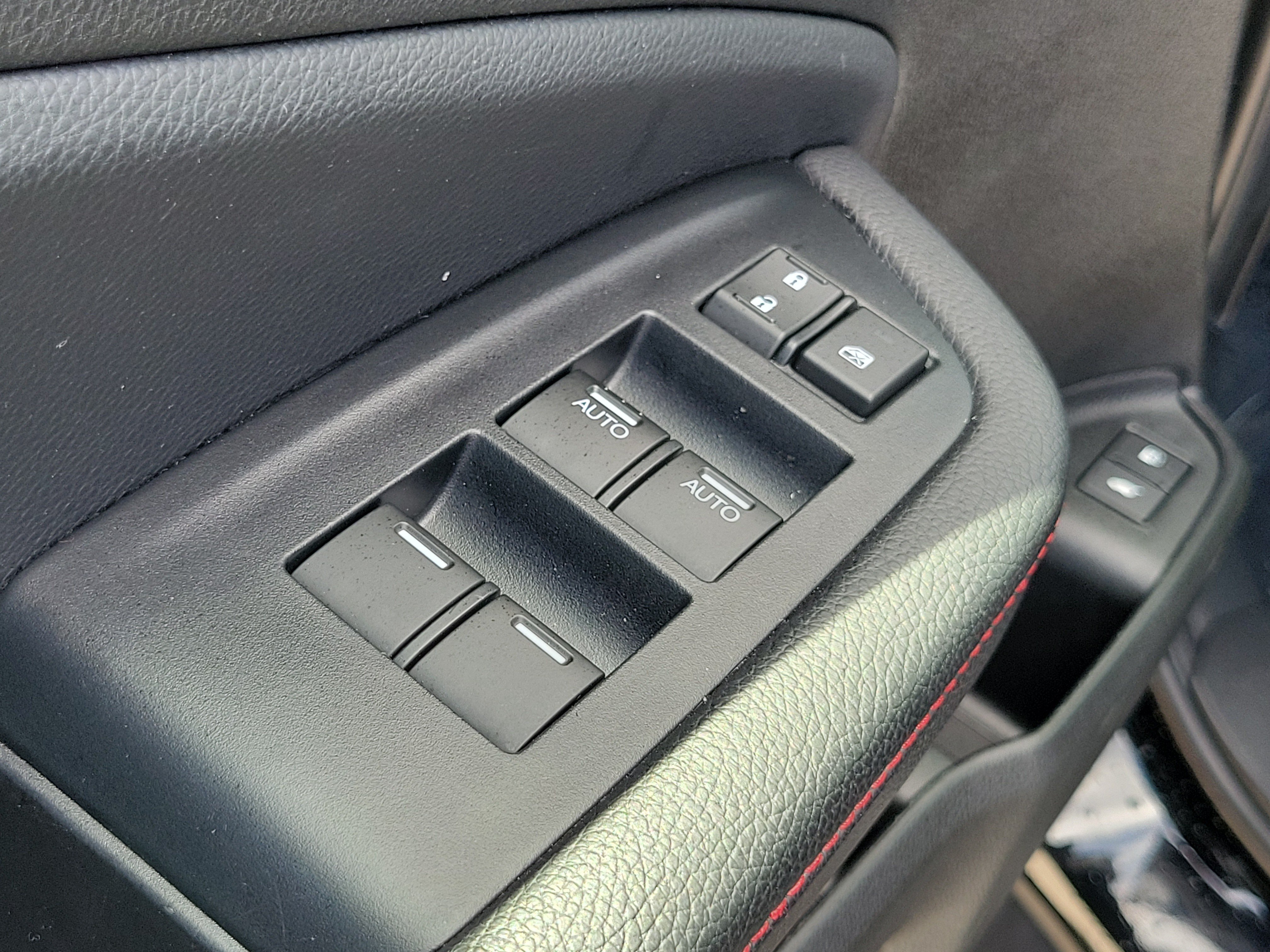 Certified 2024 Honda Passport Black Edition image 18