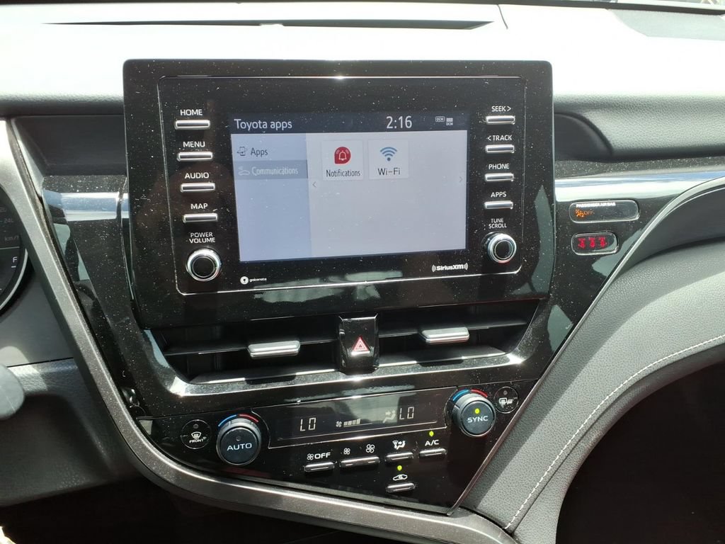 Used 2022 Toyota Camry SE FWD image 13