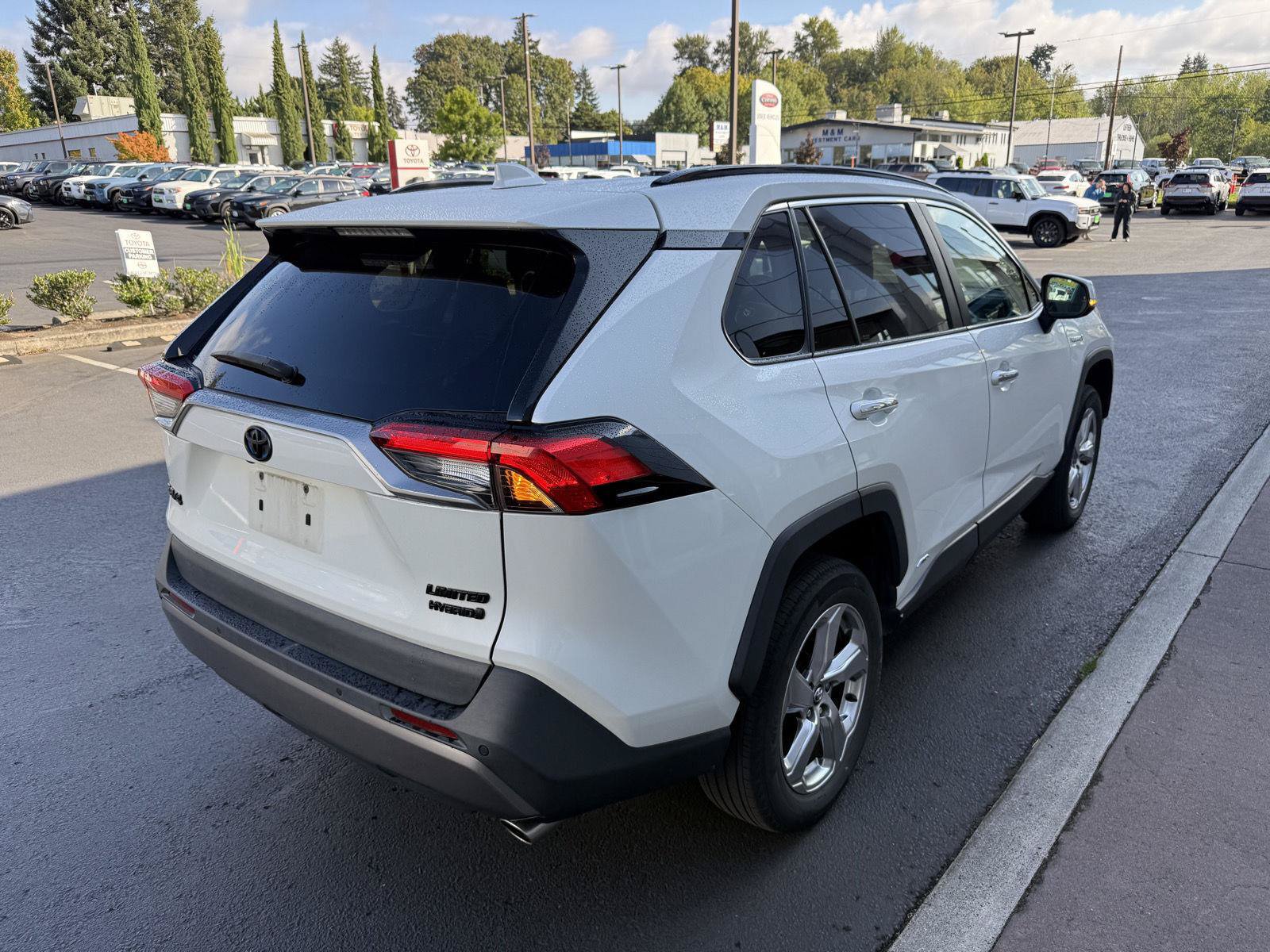 Used 2021 Toyota RAV4 Limited w/ Limited Grade Weather Package AWD/4WD image 5