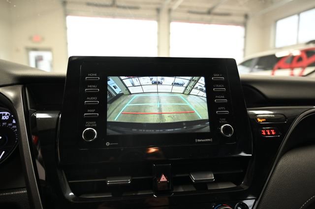 Used 2022 Toyota Camry SE image 17